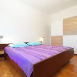 Zvonko 1565 公寓 *