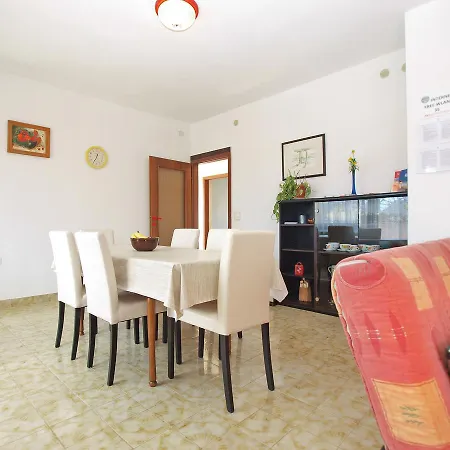 Zvonko 1565 Apartment