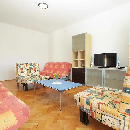 Zvonko 1565 Apartment